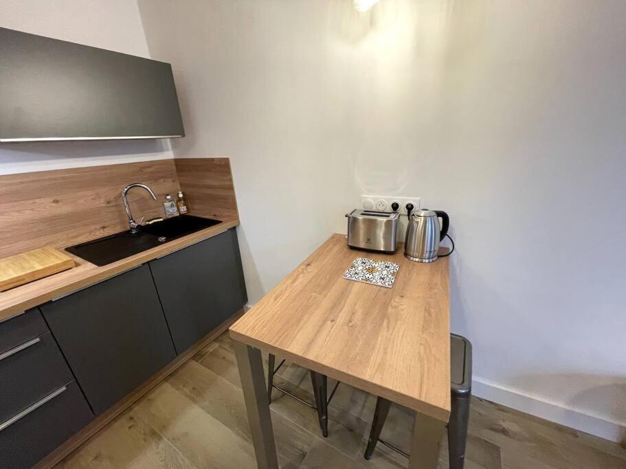 Alp Chartres - Cosy Studio Au Coeur De Chartres Avec Parking Εξωτερικό φωτογραφία