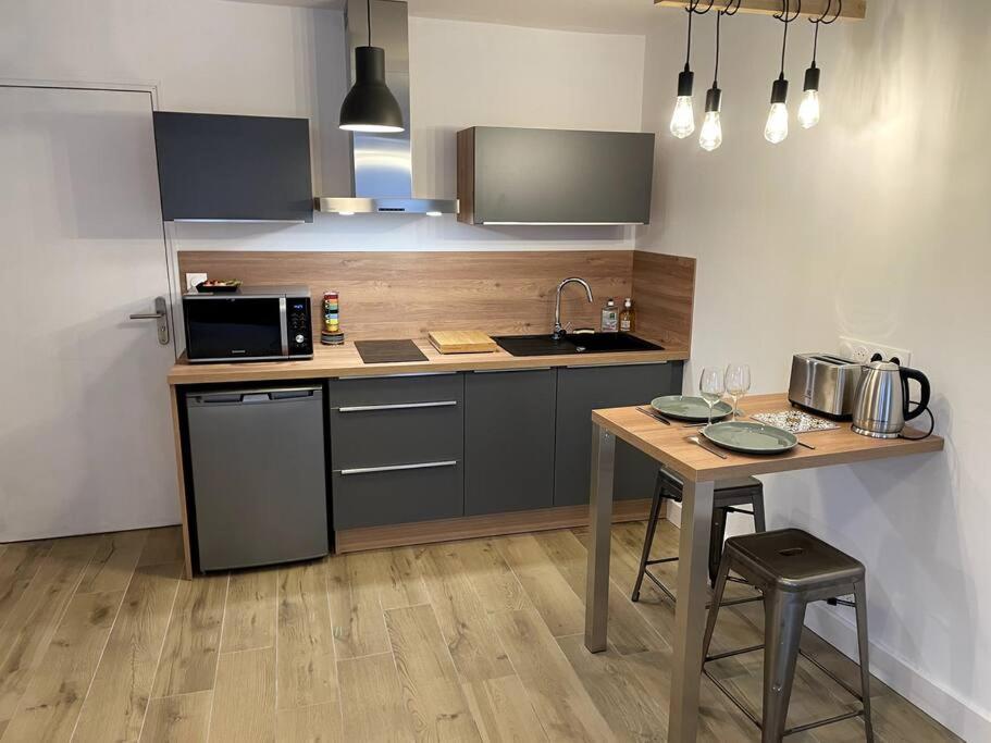 Alp Chartres - Cosy Studio Au Coeur De Chartres Avec Parking Εξωτερικό φωτογραφία
