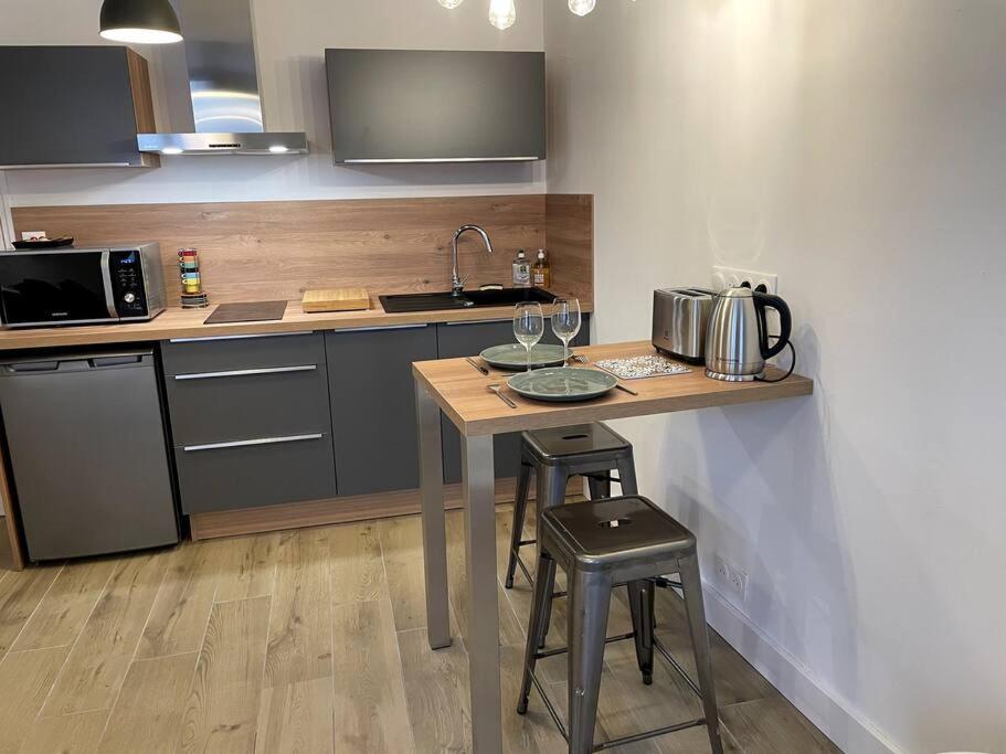 Alp Chartres - Cosy Studio Au Coeur De Chartres Avec Parking Εξωτερικό φωτογραφία